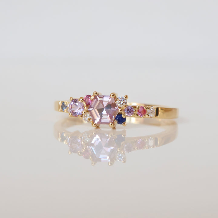 Anpé Atelier Varnaya Kuda Ring 18kt Gold Sonderanfertigung