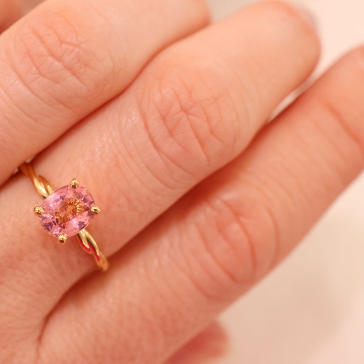 Anpé Atelier Yatura Rosa Ring 18kt Gold Sonderanfertigung