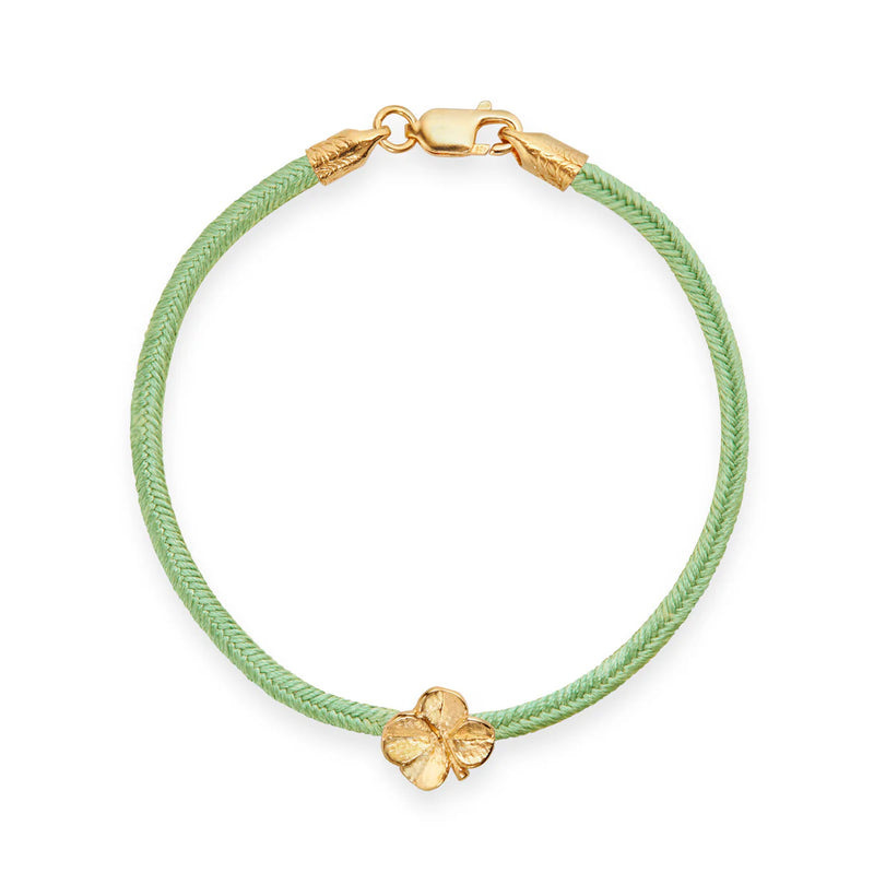 Flora Danica Seidenarmband mit vierblättrigem Kleeblatt, Hellgrün – Vergoldet