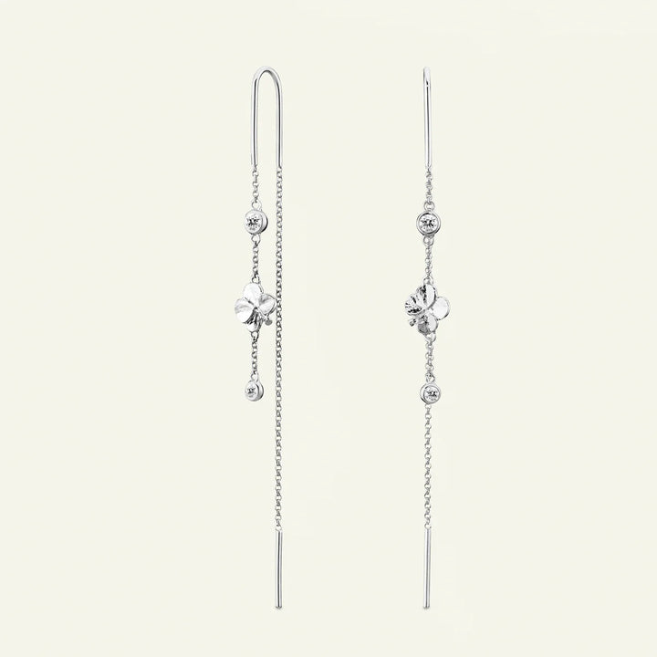 Flora Danica Vierblätter-Kettenohrringe in Silber 