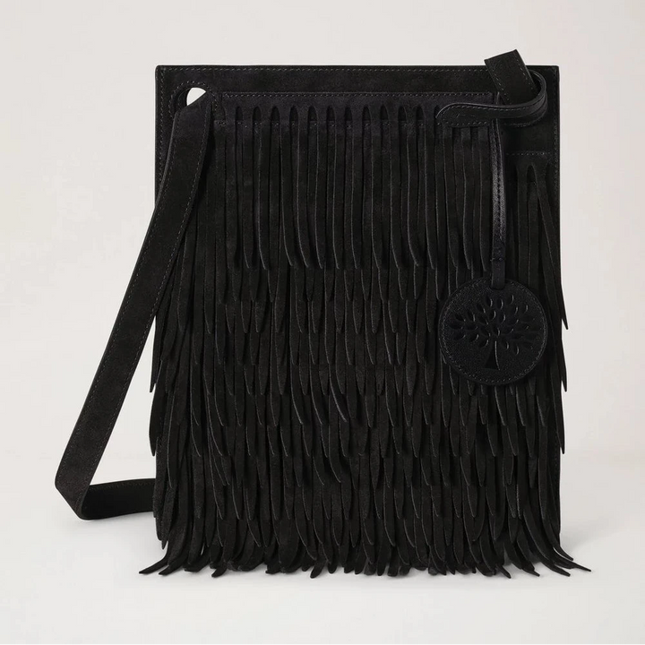 Black suede fringe crossbody bag med dekorativt træ-emblem Model 574836