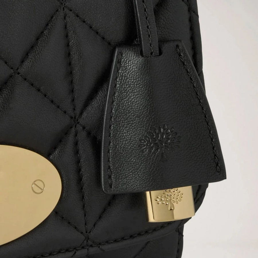 Mulberry Lily Schwarze Steppung