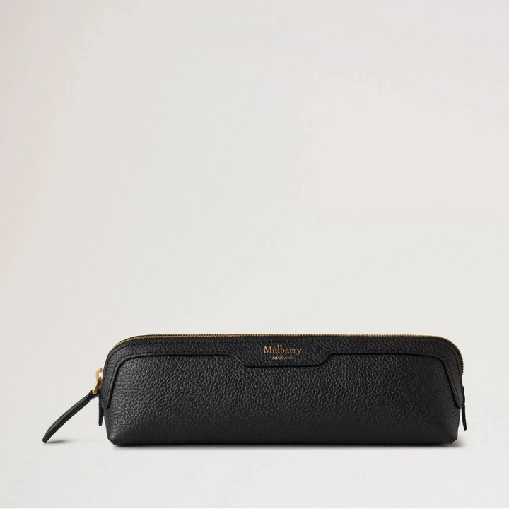 Mulberry Small Zip Pouch i sort læder med guldlynlås og logo på forsiden. Model 113456