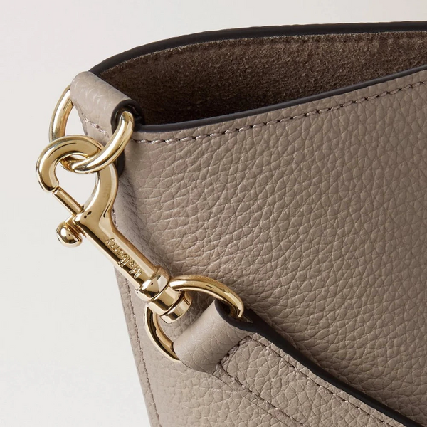 Mulberry Mini Bayswater Tote Kleine Handtasche aus klassischem genarbtem Kaschmirleder in Taupe