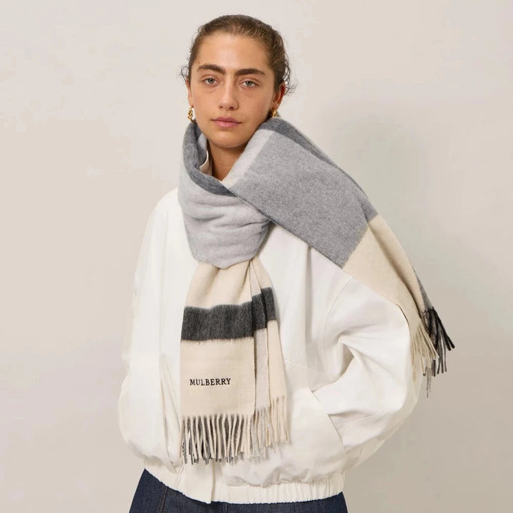 Mulberry Großer Karoschal aus Merinowolle Eggshell & Foggy Grey – Produktbild 2