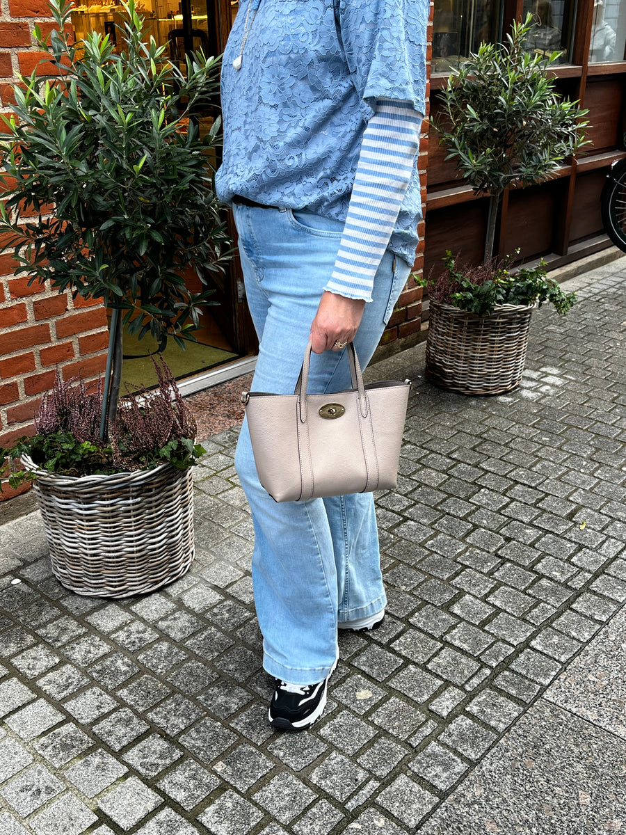 Mulberry Mini Bayswater Tote Kleine Handtasche aus klassischem genarbtem Kaschmirleder in Taupe