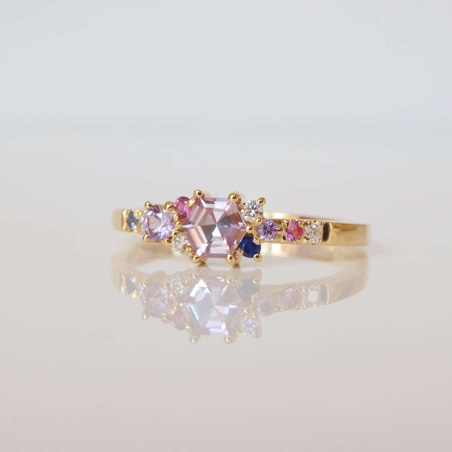 Anpé Atelier Varnaya Kuda Ring 18kt Gold Sonderanfertigung