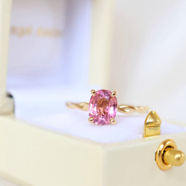 Anpé Atelier Yatura Rosa Ring 18kt Gold Sonderanfertigung