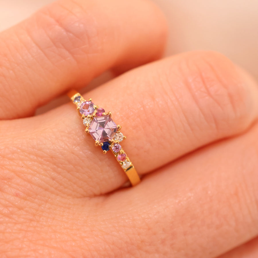 Anpé Atelier Varnaya Kuda Ring 18kt Gold Sonderanfertigung