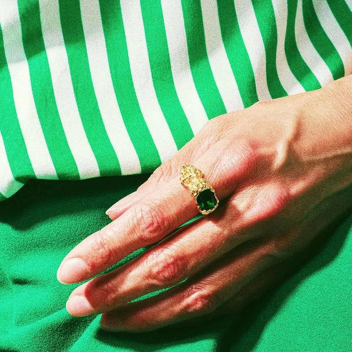 Vincent – ​​Vergoldeter Ring mit gestohlenem Besitz