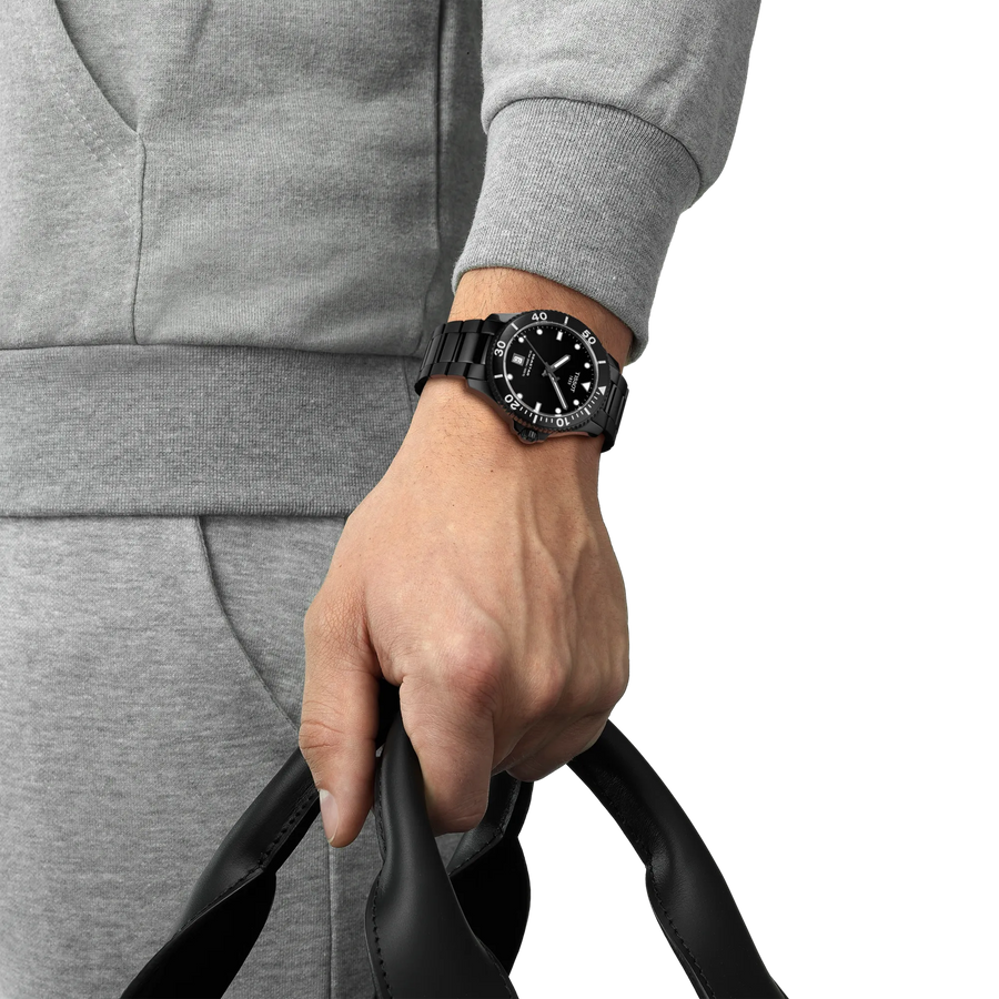 TISSOT SEASTAR 1000 40 MM – SCHWARZ PVD