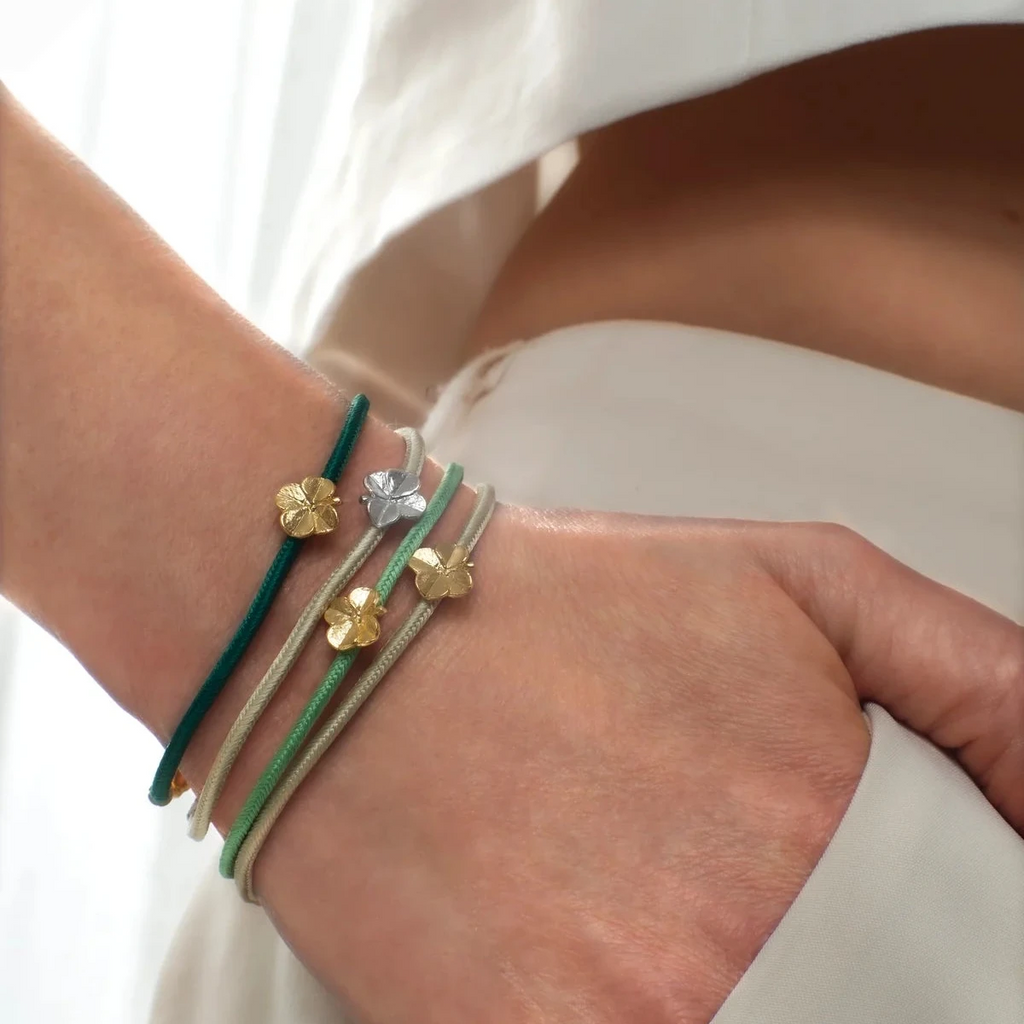 Flora Danica Vierblättriges Kleeblatt-Seidenarmband Champagner - Vergoldet