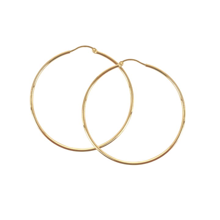 Aqua Dulce Ana Hoop aus vergoldetem Silber, zwei große runde Creolen mit glänzender Goldoberfläche. Modell 5732-5732-1