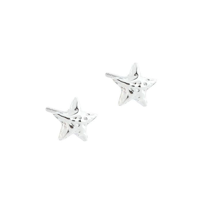 Aqua Dulce Astra Star Ohrstecker, silberfarbene sternförmige Ohrringe mit glänzender Oberfläche. Modell 5911-5911-1