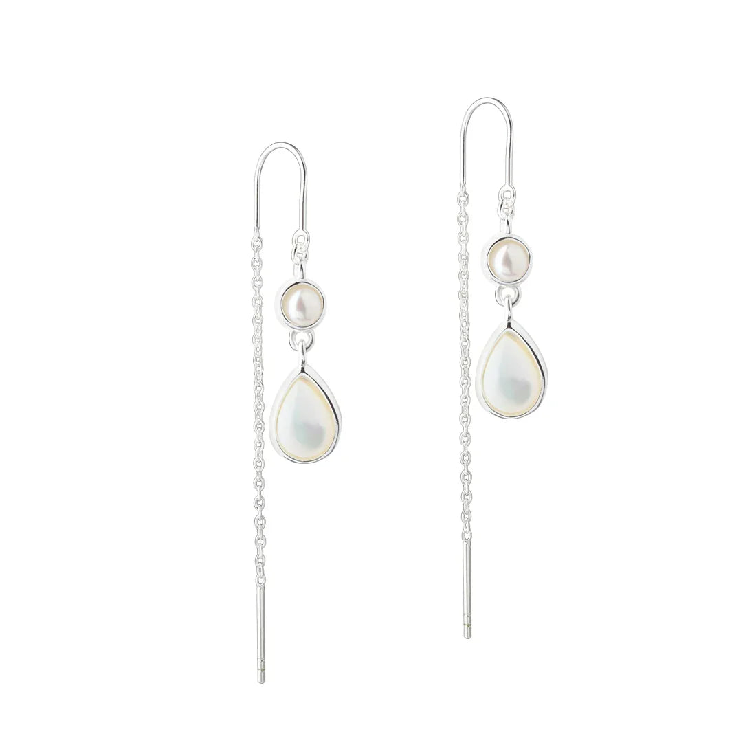 Aqua Dulce Celestia Pearl Drop Ohrringe in Silber mit tropfenförmigen Perlen und feiner Kette. Modell 6320-1.