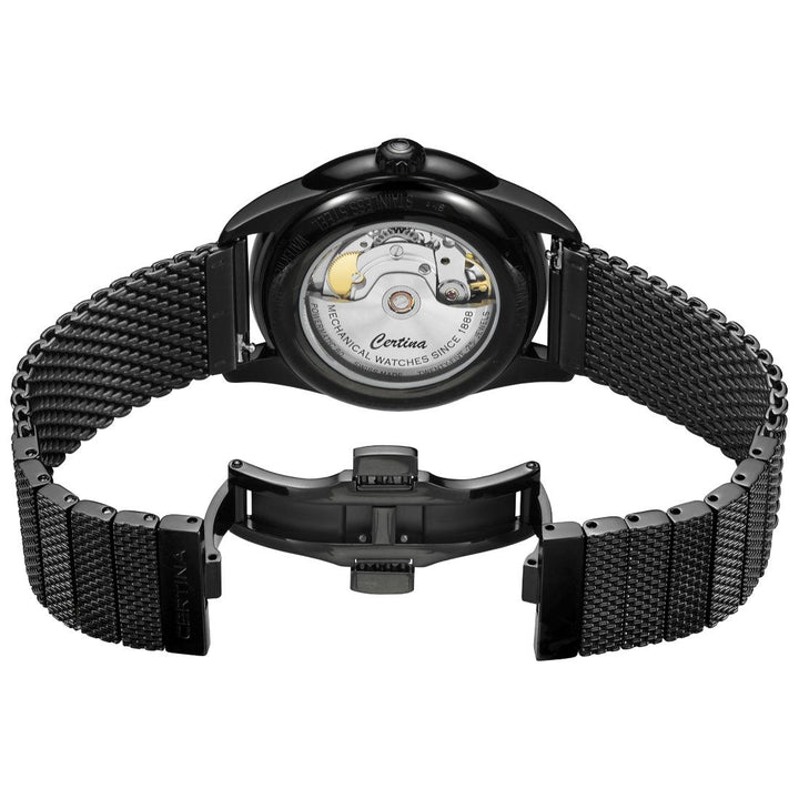 Certina DS-1 Automatic Black PVD zeigt das Uhrwerk durch einen transparenten Gehäuseboden mit schwarzem Mesh-Armband an. Modell C0298073305100