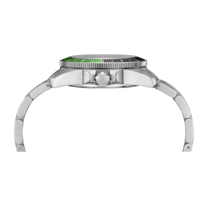 Certina DS Action GMT Powermatic 80 von der Seite mit Stahluhr und schwarzem Zifferblatt, Modell C0329291105100.