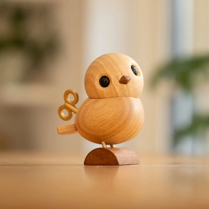 Fablewood HC Andersens Nachtigall, dekorative Vogelfigur aus hellem Holz mit schwarzen Augen, Modell 8002-1