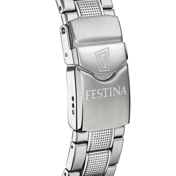 Festina Herrenuhr Diver F206692, Detail einer silberfarbenen Stahlkette mit Logo. Modell F206692