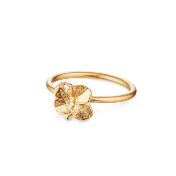 Flora Danica firklover ring 18kt guld m diamant viser en elegant guldring med firkløverdetalje og en lille diamant, Model flc-ri-18k-g-52-1
