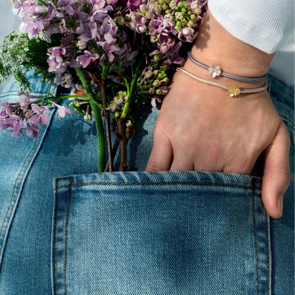 Flora Danica Firkløver Silke Armbånd Blå - Sølv - Armbånd - 907.FLC-SILK-BLUE-S-001