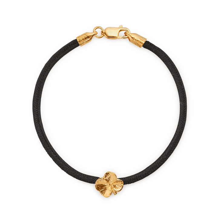 Flora Danica Vierblättriges Kleeblatt-Seidenarmband schwarz mit vergoldetem Kleeblatt-Detail und Verschluss, Modell 907-flc-silk-black-g-001-1.