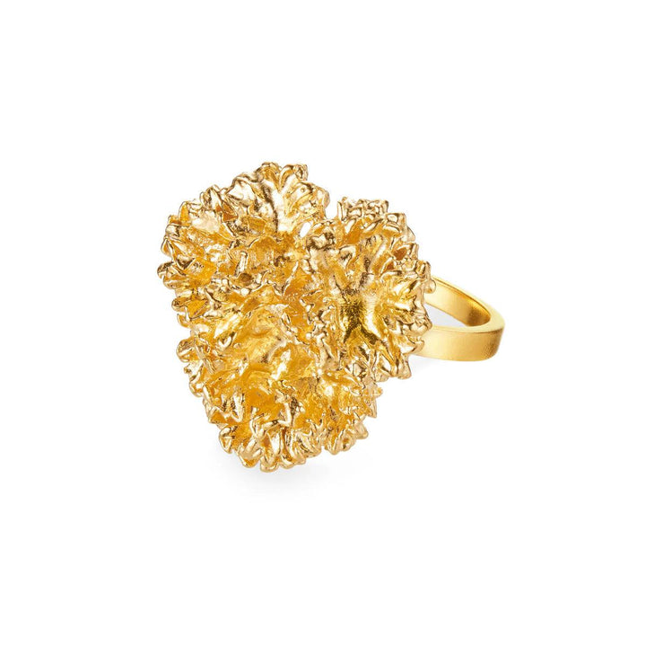 Flora Danica Der vergoldete Parsley Statement Ring zeigt einen großen, detaillierten Goldring mit Petersilienmotiv. Modell 907-par-stri-g-001