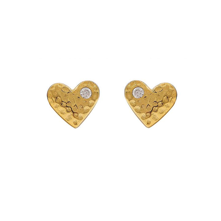 Hultquist Mini Heart Ohrstecker vergoldet mit gehämmerter Oberfläche und klarem Stein, paarweise abgebildet. Modell S08505G.