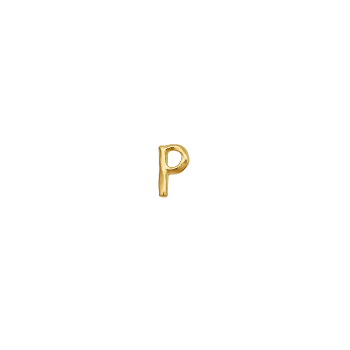 maanesten alphabet single bogstav ørestik aw i forgyldt viser et enkelt P-formet ørestik i blankt guld. Model 101a-alphabet-016-17