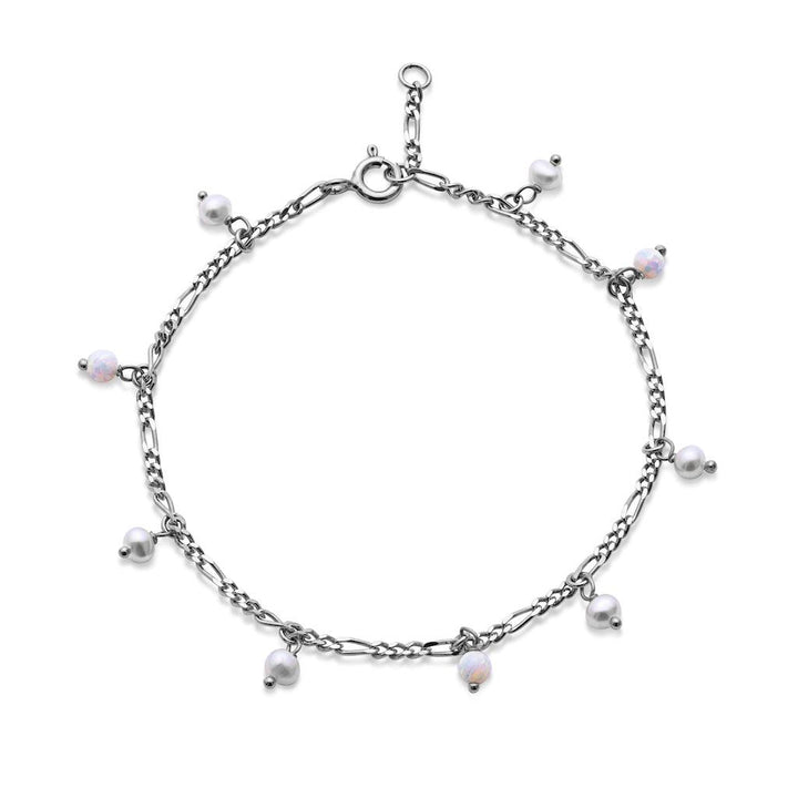 Maanesten Lula Armband aus weißem Silber mit kleinen weißen Perlen an einer Silberkette, Modell 8519c-8519c-1.