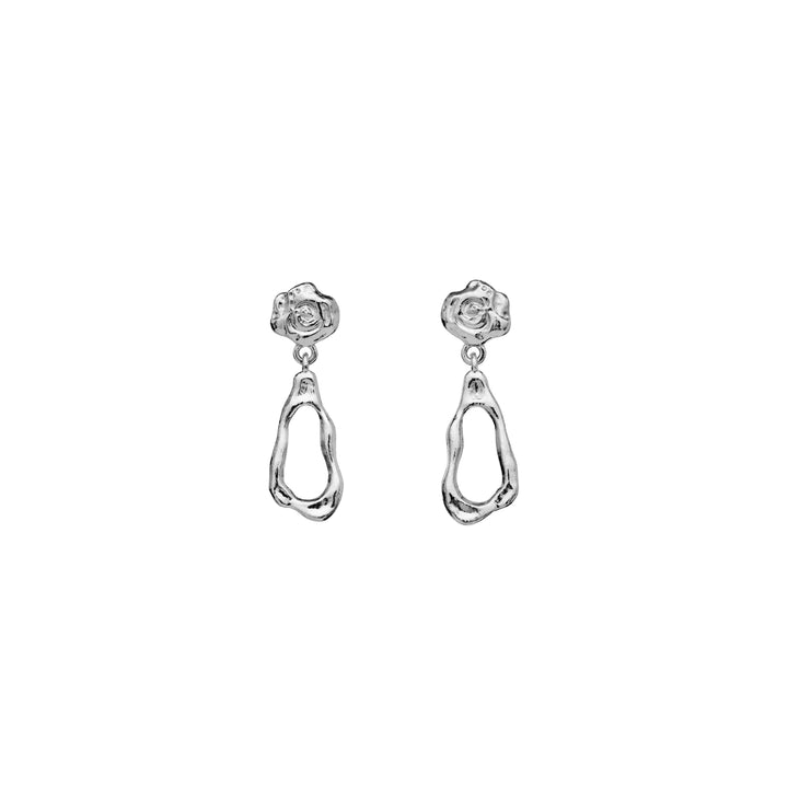 Mondstein-Lydia-Silberohrringe; Organische Formen in glänzendem Silber, von vorne gesehen vor weißem Hintergrund. Modell 9996c