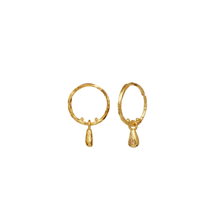 Mondstein-Millie-Ohrring-18kt-vergoldetes Sterling-Sol, abgebildet mit gehämmerter Struktur und Tropfenanhänger, Modell 10001a-2