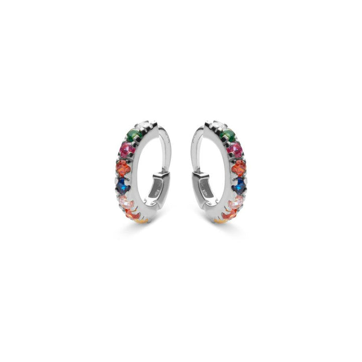 Moonstone Nubia Color Ohrringe in Silber mit farbigen Steinen, zwei Creolen auf weißem Hintergrund. Modell 9337c-9337c-1