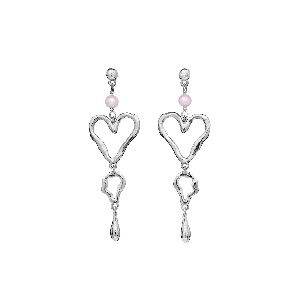 maanesten-sabrina-solve-earrings-with-heart-motif, silberne Ohrringe mit Herzform, rosa Perle und organischem Anhänger. Modell 9991c-1
