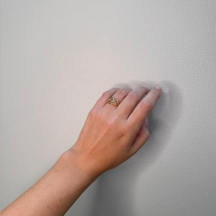 Mads Z 14kt Diamond Nest Ring 0,045ct W/SI, an der Hand getragen, Goldring mit Diamanten, Modell 1541096-001.