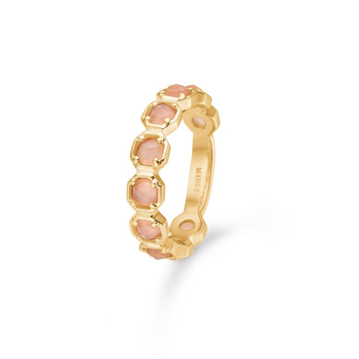 Mads Z 14kt Otilia Ring mit pfirsichfarbenem Manesten, eleganter Goldring mit rosa Stein, Detail. Modell 1546137-001-1