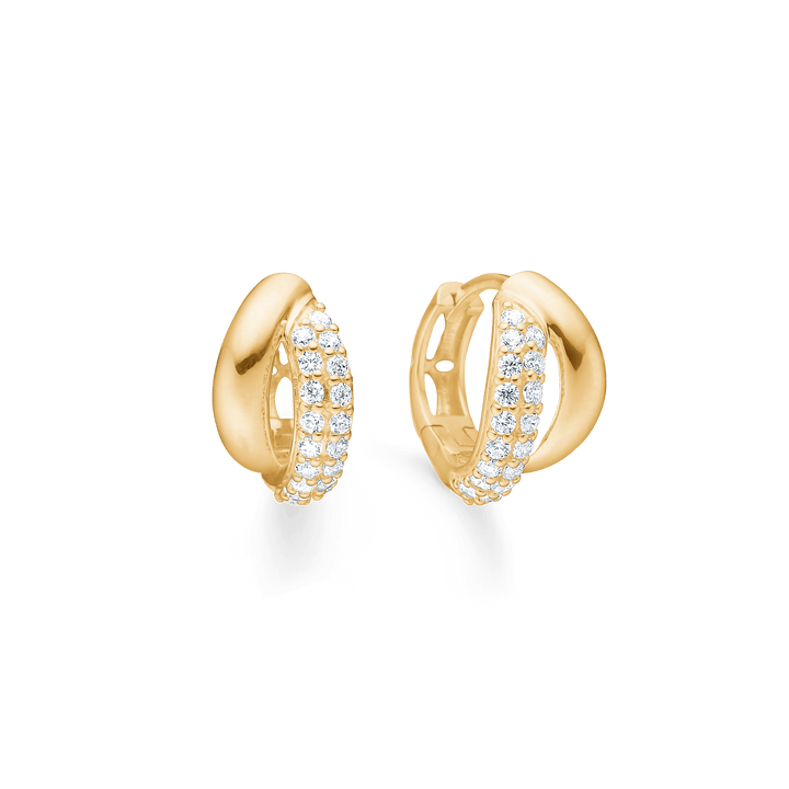 Mads Z Celia Creolen aus 8-karätigem Gold mit Zirkonia, glänzende ovale Ohrringe mit zwei Reihen klarer Steine. Modell 3317009-1