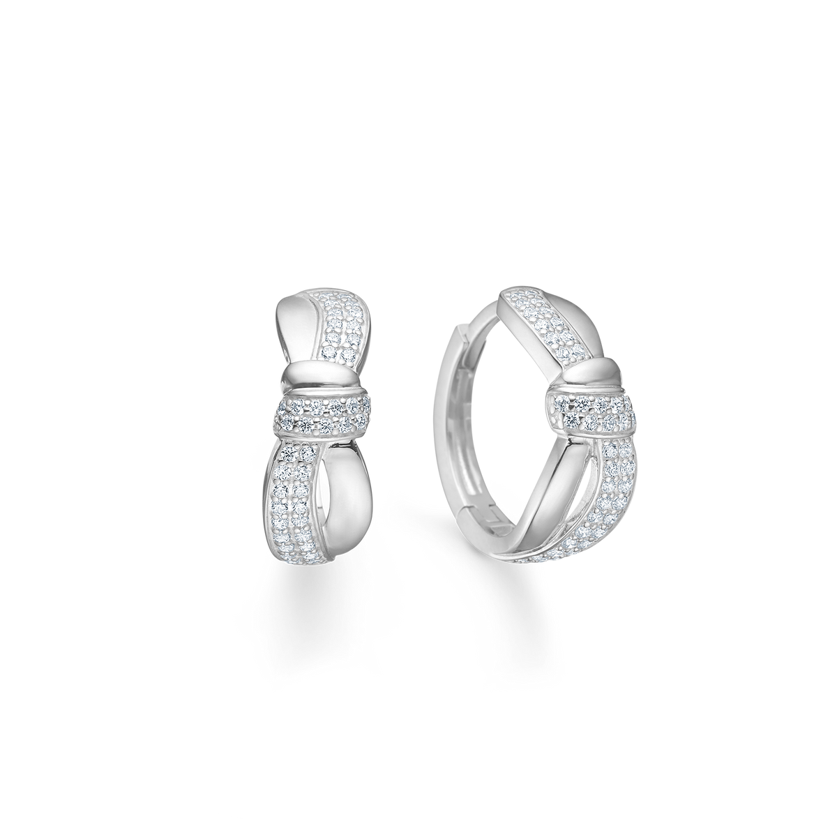 Mads Z Darcy Creole in Silber mit Zirkonia, elegante Creolen mit glänzenden Steinen und glänzender Oberfläche. Modell 3117019-1