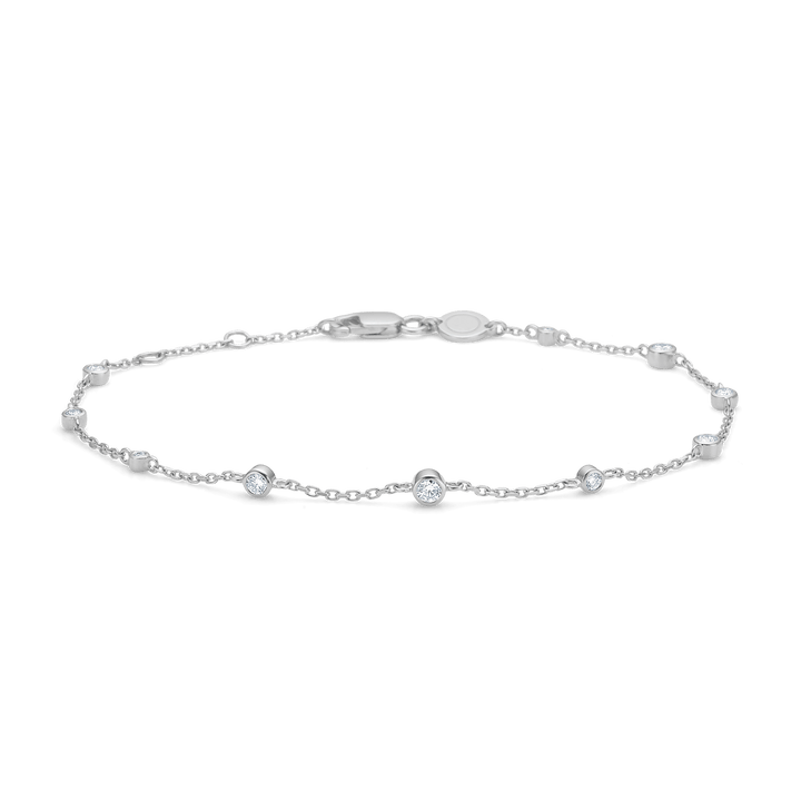 Mads Z Endless Allure Silberarmband mit weißem Topas, elegante Kette mit klaren Steinen. Modell 2156147-1.
