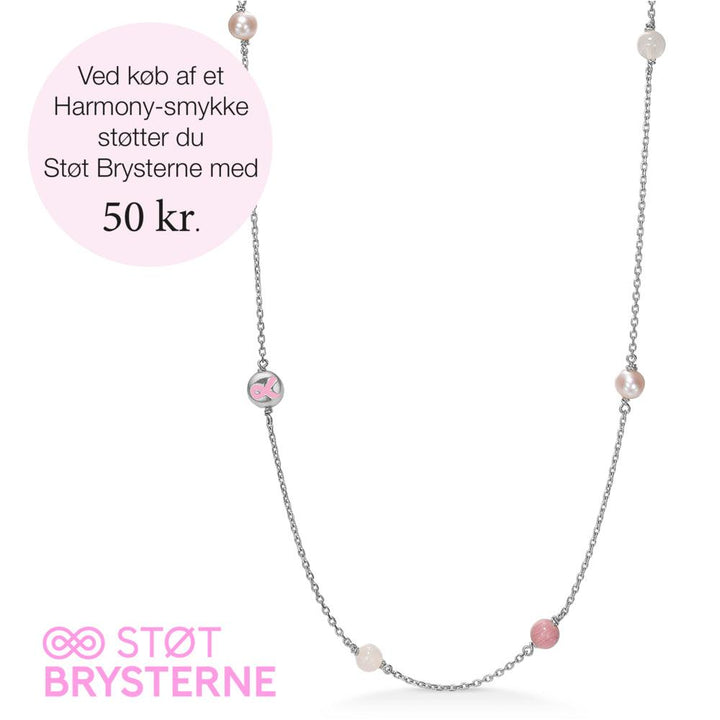 Mads Z Harmony Silberhalskette mit rosa Perlen und Støt Brysterne-Emblem an der Kette. Modell 2126200-1