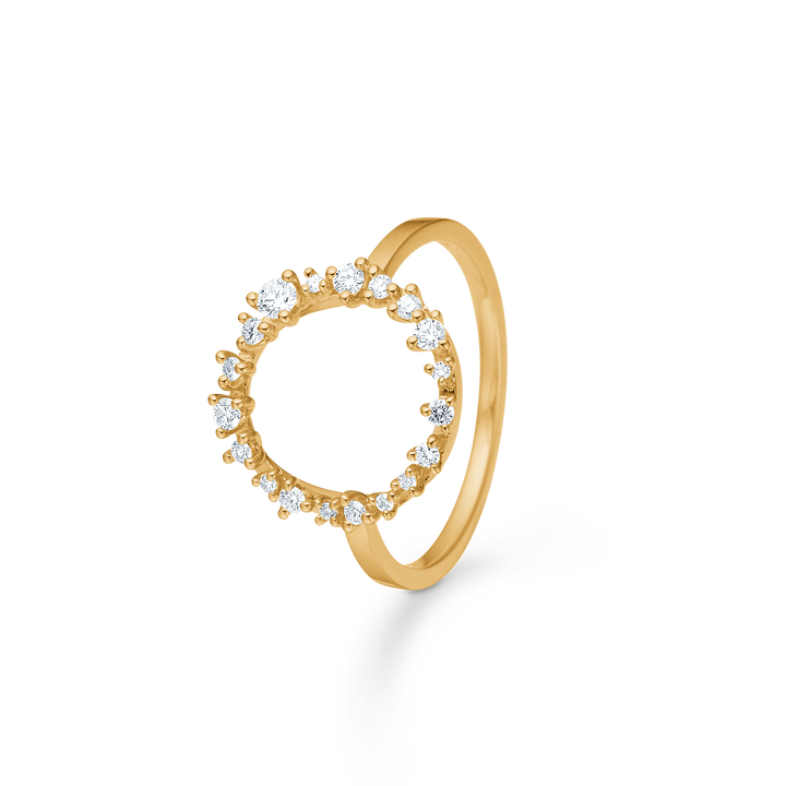 Mads Z Lucia Cirkel Ring i 14kt guld med diamanter, elegant cirkeldesign med klare sten. Model 1541054-001