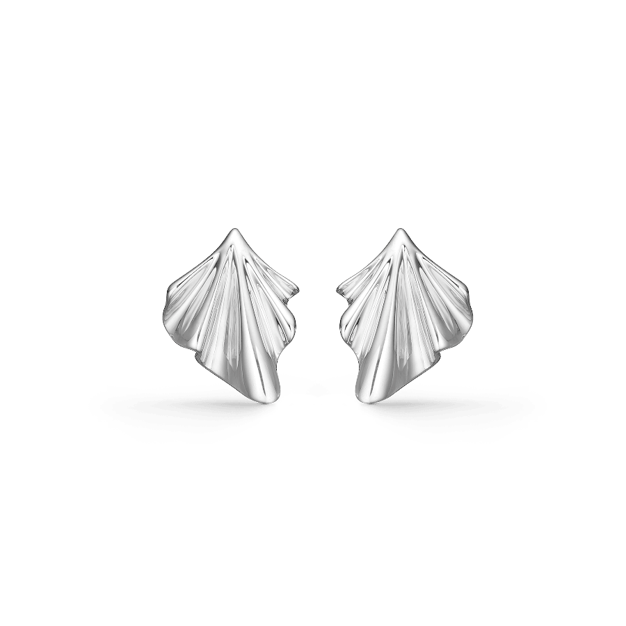 Mads Z Velvet Silberohrstecker mit glänzender und gefalteter Oberfläche in elegantem Blattmuster. Modell 2110188-1