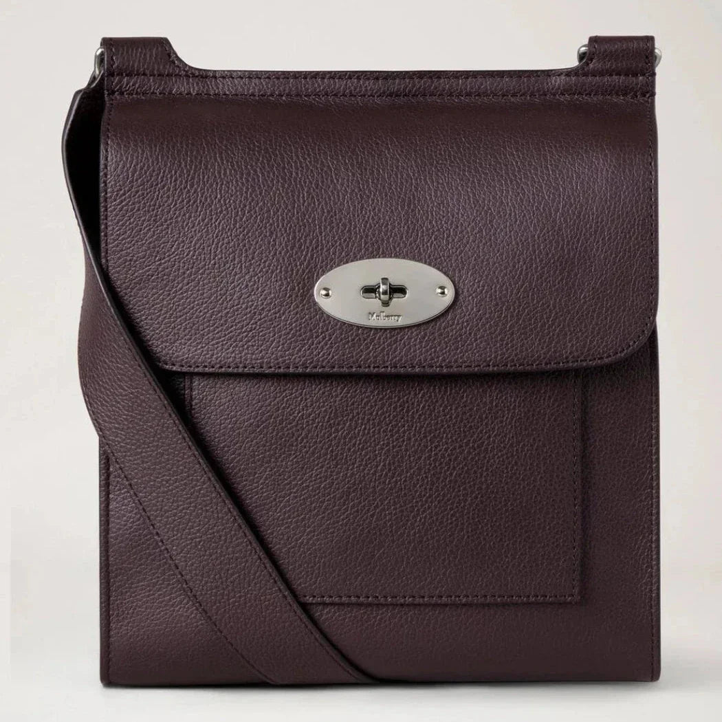 Mulberry Antony Kleine Umhängetasche „Classic Grain Ebony“ aus dunkelbraunem Leder, Vorderansicht. Modell HH9364/205A110