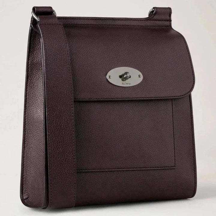 Mulberry Antony Kleine Classic Grain Ebony, Umhängetasche aus dunkelbraunem Leder mit silberner Schnalle. Modell hh9364205a110.
