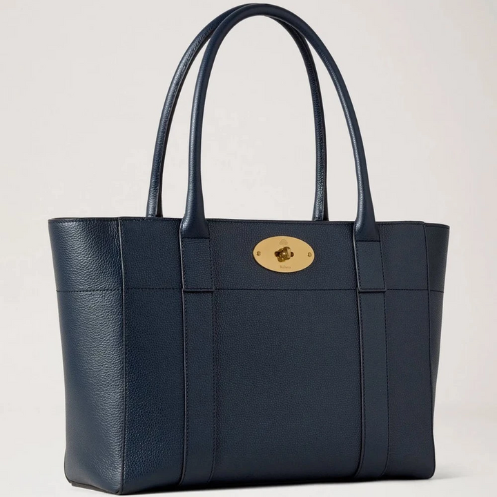Mulberry Bayswater 9 To 5 Kleine Classic Grain Night Sky Handtasche aus dunkelblauem Leder mit goldenem Verschluss, Modell HH9831/205U888.