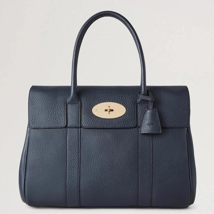 Mulberry Bayswater Heavy Grain Night Sky Handtasche aus dunkelblauem Leder mit goldfarbenem Verschluss. Modell HH6592736U888
