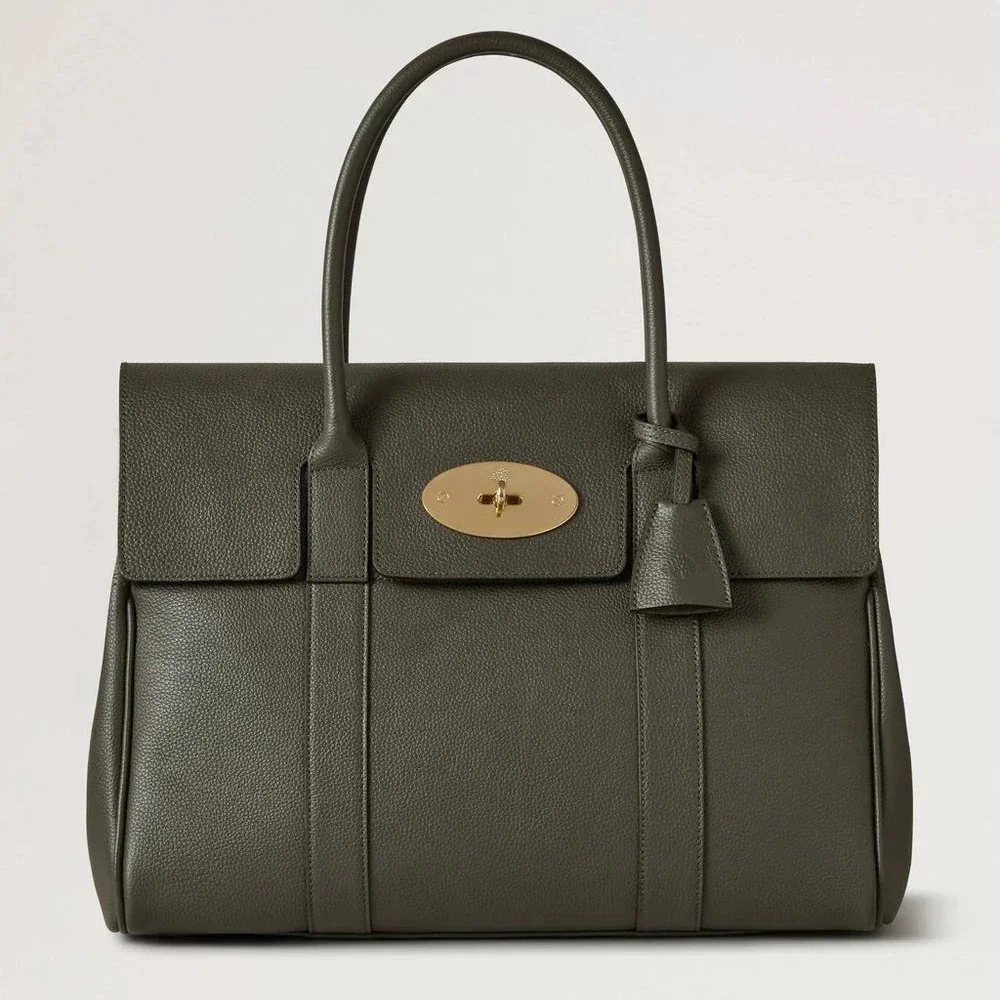 Mulberry Bayswater Kleine, klassische Grain-Tasche in Wacholdergrün mit strukturiertem Leder und goldenem Verschluss. Modell HH2873205Q749