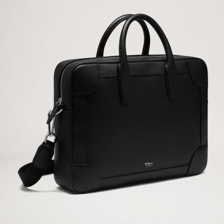 Mulberry Der Belgrave Single Document Holder Small Classic Grain Black ist ein eleganter Dokumentenhalter aus schwarzem Leder mit Schultergurt. Modell hh4356205a100