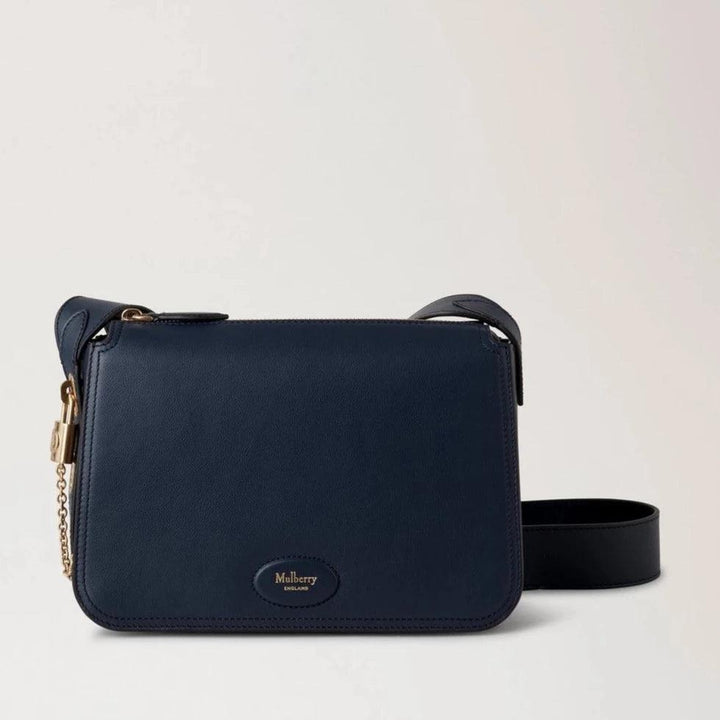 Mulberry Billie Night Sky Micro Classic Grain Umhängetasche aus dunkelblauem Leder mit goldenen Details, Modell HH9260587U888.