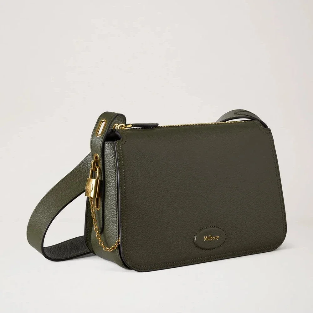 Mulberry Billie Small Classic Grain Juniper Green Umhängetasche aus Leder mit goldenen Details. Modell HH8301/205Q749